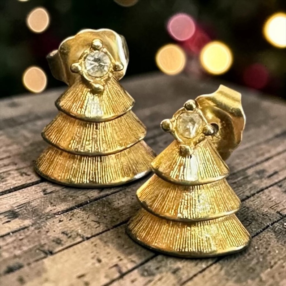 Vintage Avon Christmas Tree Stud Earrings Gold Tone Rhinestone Holiday‎